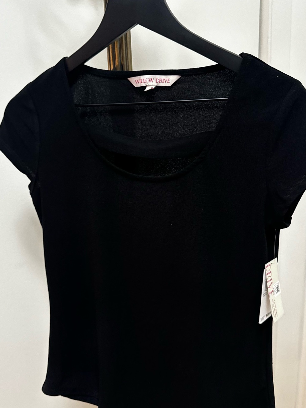 Women's Black Scoop Neck Short Sleeve Tee